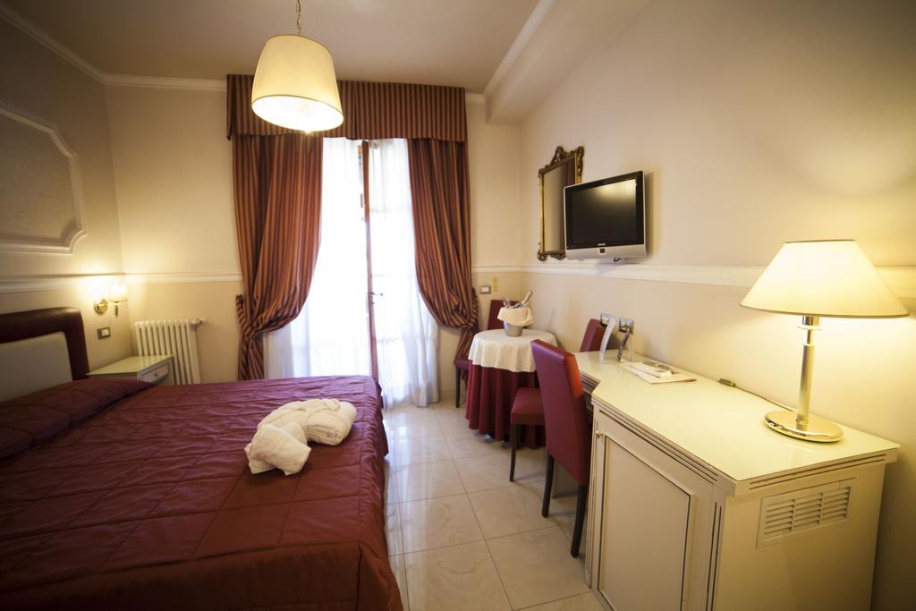 Hotel Gran Duca Ливорно Екстериор снимка
