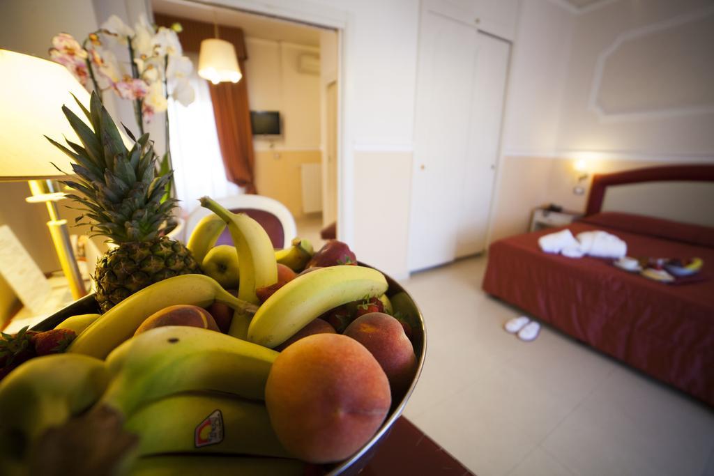 Hotel Gran Duca Ливорно Екстериор снимка