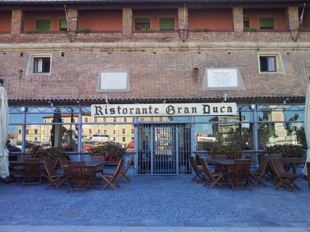 Hotel Gran Duca Ливорно Екстериор снимка