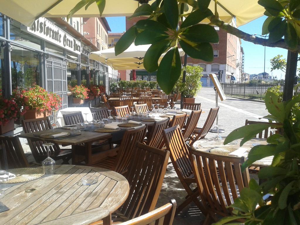 Hotel Gran Duca Ливорно Екстериор снимка