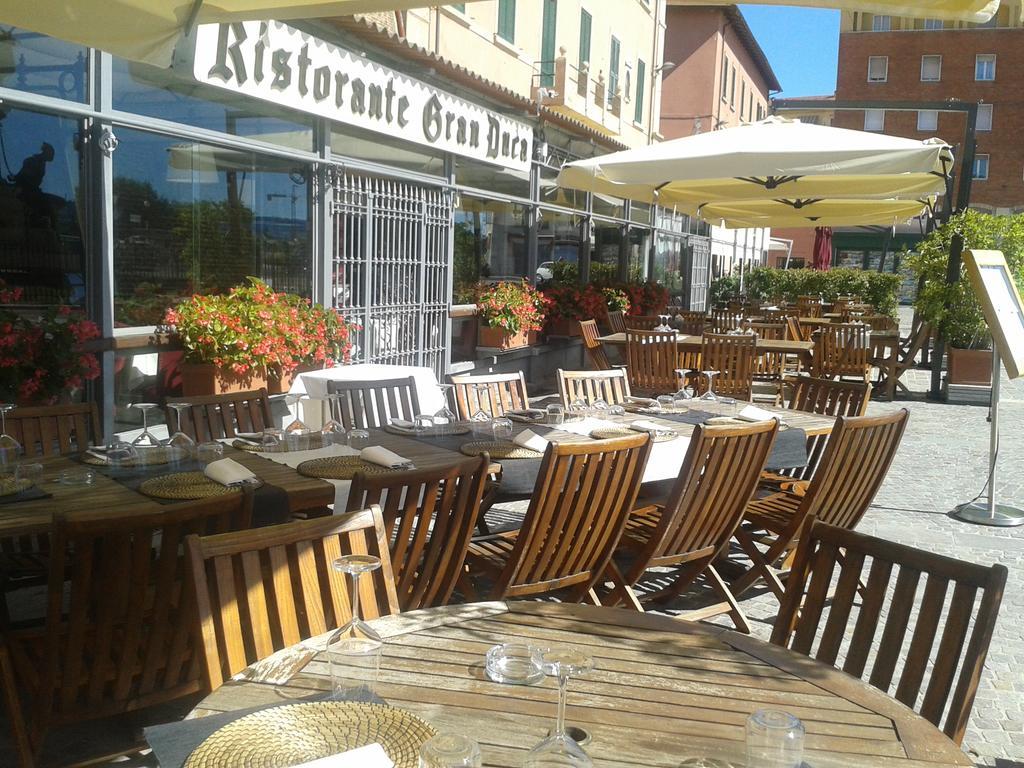 Hotel Gran Duca Ливорно Екстериор снимка