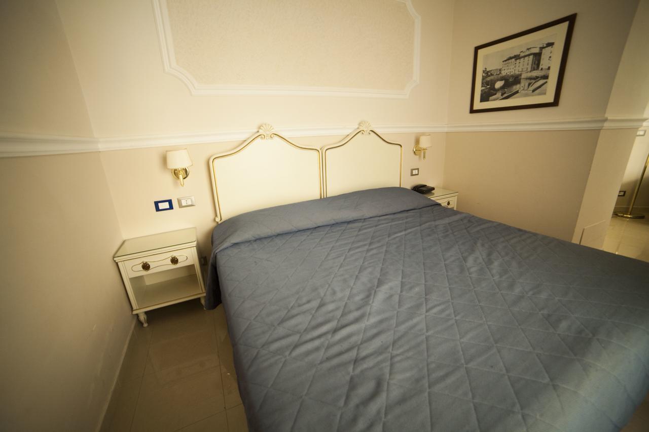 Hotel Gran Duca Ливорно Екстериор снимка
