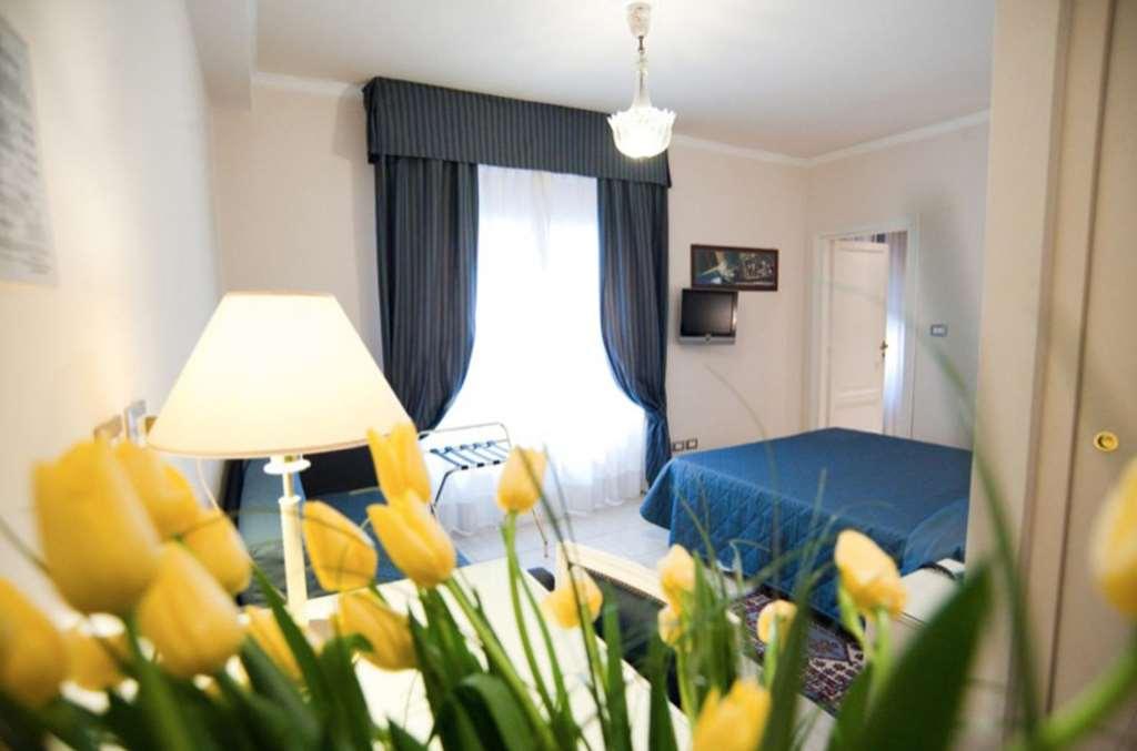 Hotel Gran Duca Ливорно Екстериор снимка